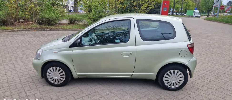 samochody osobowe Toyota Yaris cena 5999 przebieg: 210000, rok produkcji 2000 z Nowe